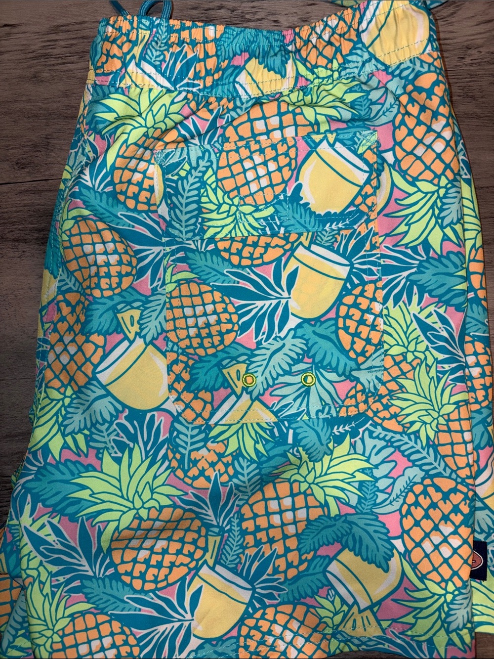 Vineyard Vines Men’s Hat and Chappy Trunks New without tags - Picture 5 of 8